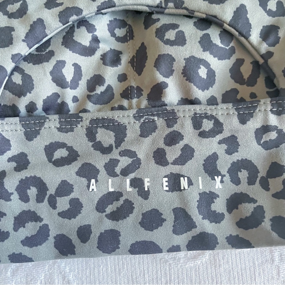 Allfenix Longline Sports Bra In Leopard Print Gray - Picture 4 of 5
